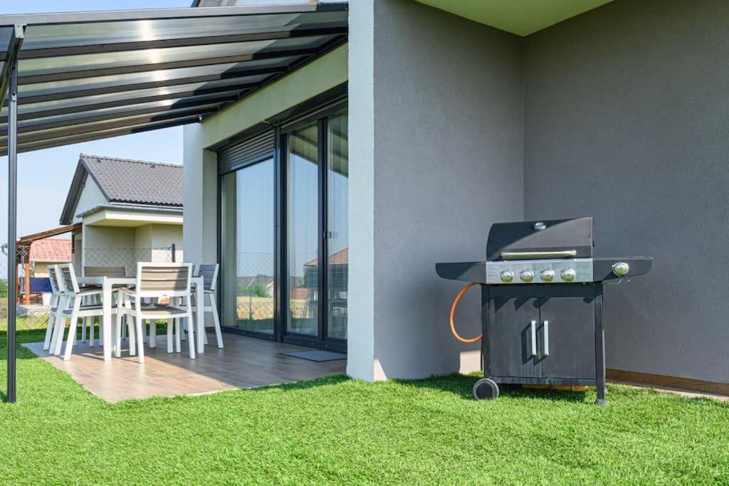 Abg House Ecser Ngoại thất bức ảnh